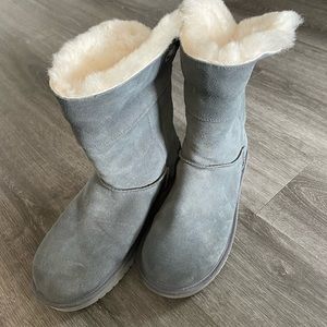 Koolaburra by UGG Gray fold over suede boots